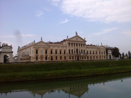 San Pietro villa royale